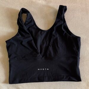 NVGTN Women's Sleek Black Sports Bra